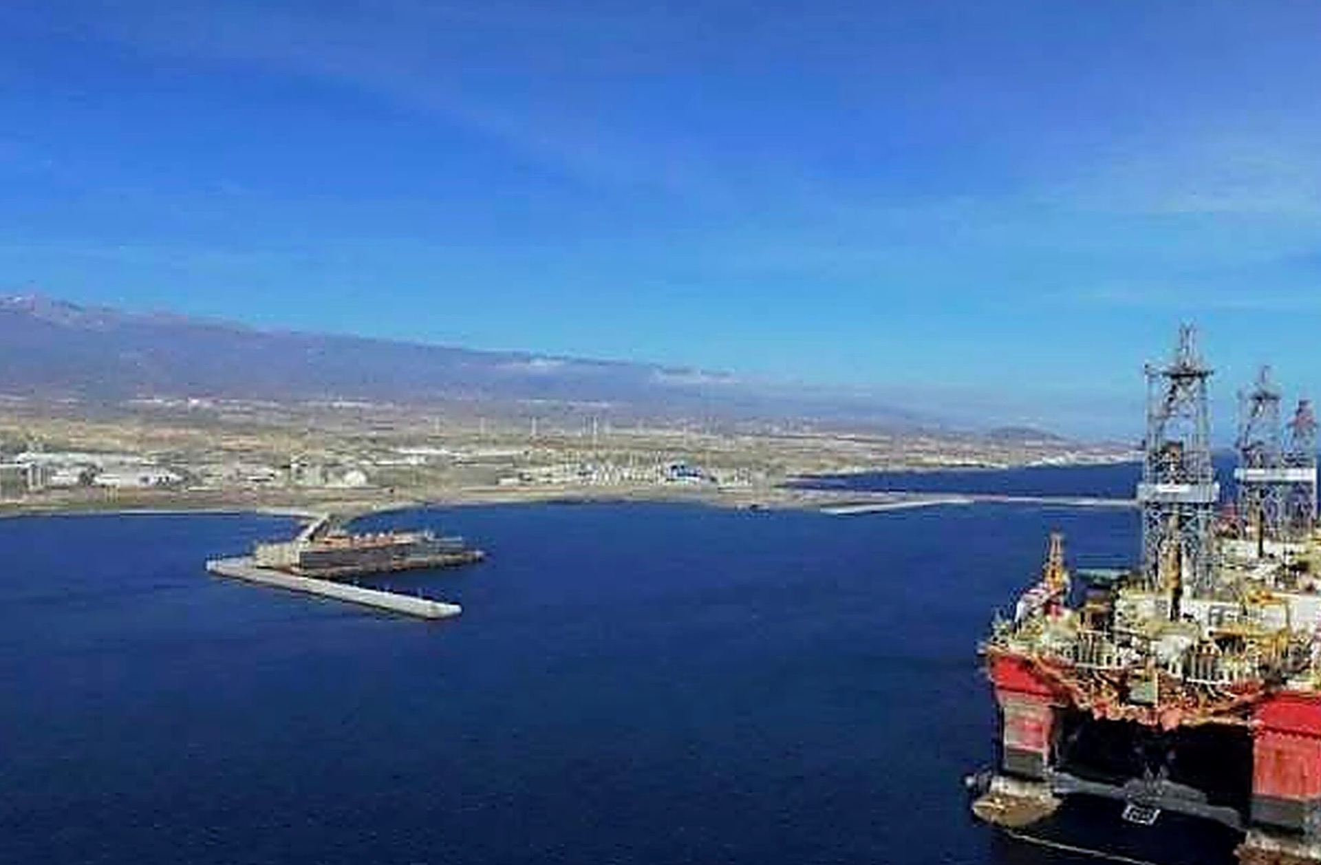 Vista del puerto industrial de Granadilla, Tenerife